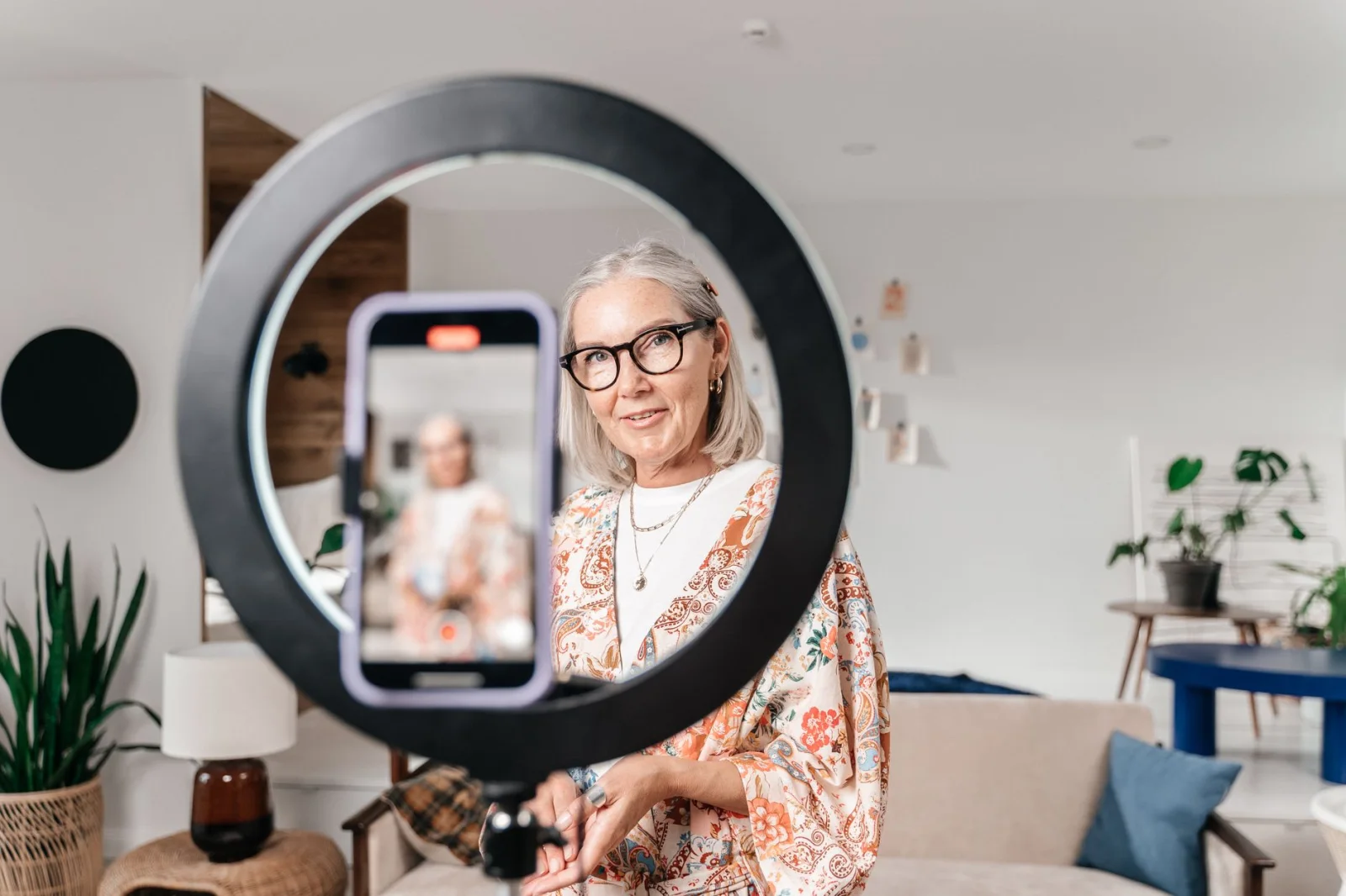 Algoritmo do Instagram e Facebook: copiar conteúdo perde espaço para o original